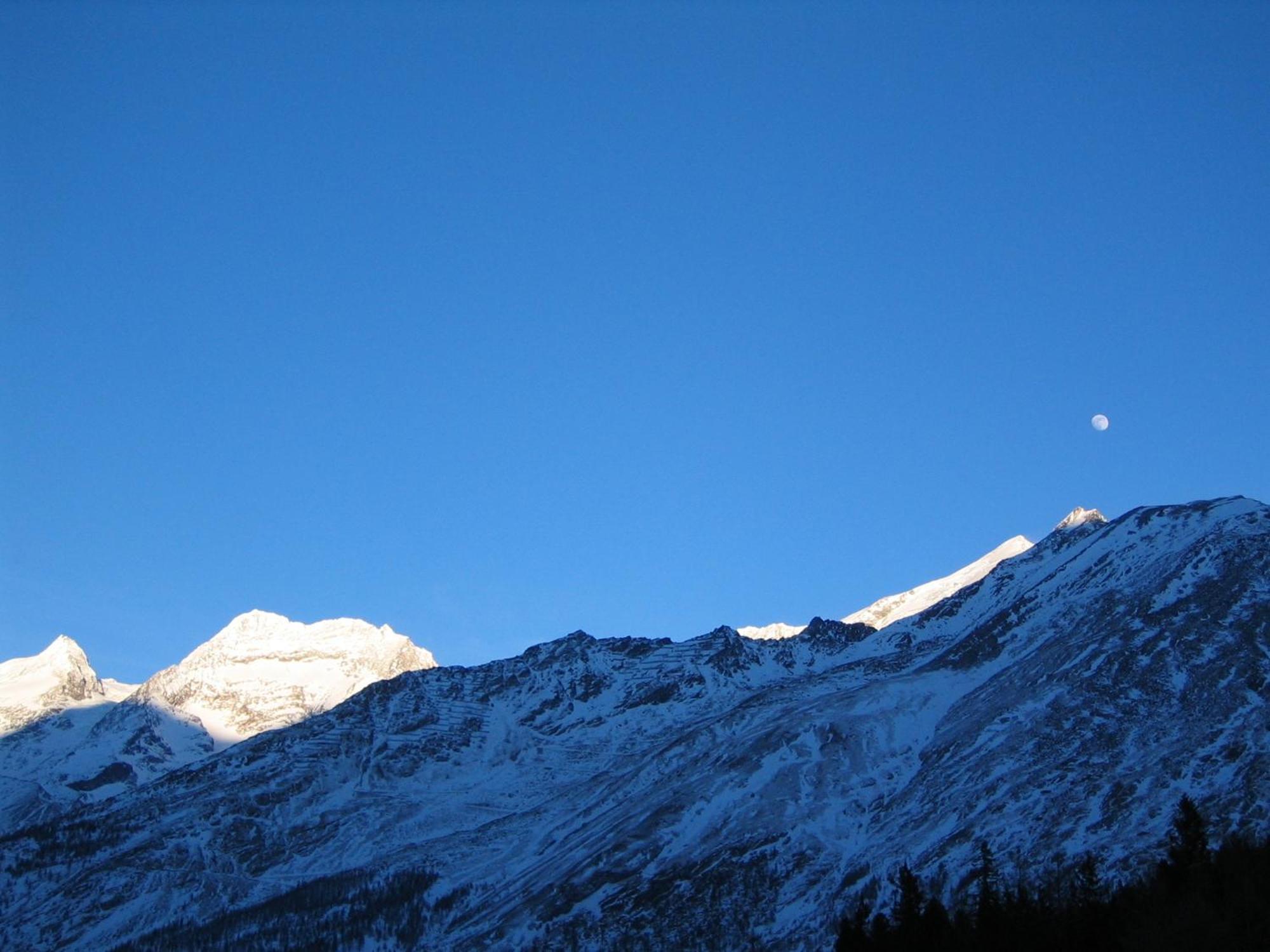 Ambiente Guesthouse Saas Fee المظهر الخارجي الصورة