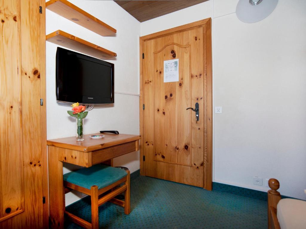 Ambiente Guesthouse Saas Fee الغرفة الصورة